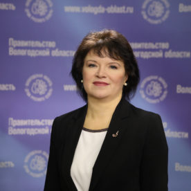 Поздравление с юбилеем РГО от заместителя губернатора Вологодской области Ларисы Каманиной.
